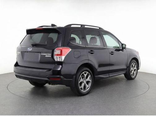 Crystal Black Silica 2017 Subaru Forester 2.5i Touring