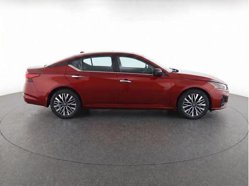 Scarlet 2025 Nissan Altima 2.5 SV