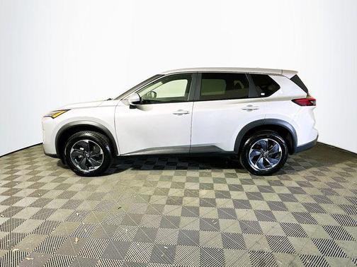 Brilliant Silver Metallic 2024 Nissan Rogue SV