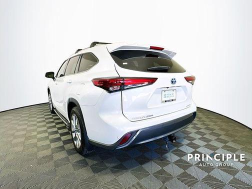 2022 Toyota Highlander Hybrid Limited