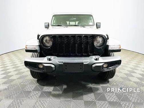 2022 Jeep Gladiator Sport