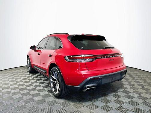 2022 Porsche Macan Base