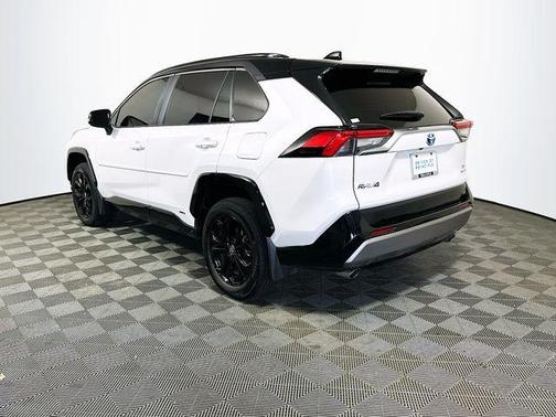 Ice Cap 2024 Toyota RAV4 Hybrid SE