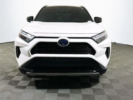 Ice Cap 2024 Toyota RAV4 Hybrid SE