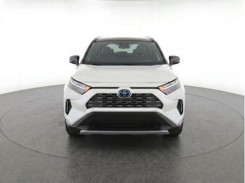 Ice Cap 2024 Toyota RAV4 Hybrid SE