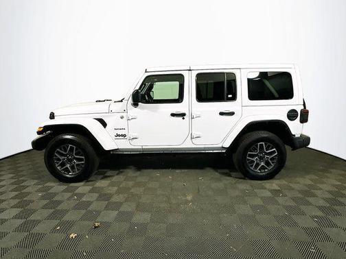 2024 Jeep Wrangler 4-Door Sahara 4x4