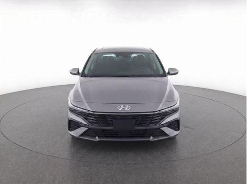 Fluid Metal 2025 Hyundai ELANTRA SEL