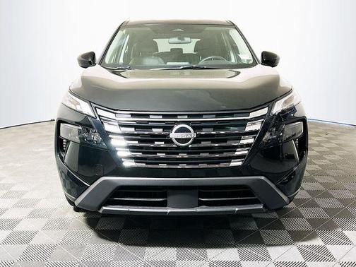 Super Black 2025 Nissan Rogue SV