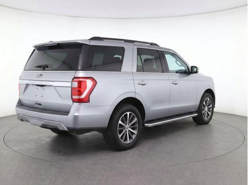 Iconic Silver Metallic 2021 Ford Expedition XLT