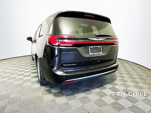2023 Chrysler Pacifica Touring-L
