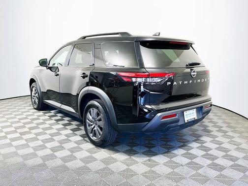 2025 Nissan Pathfinder SV FWD