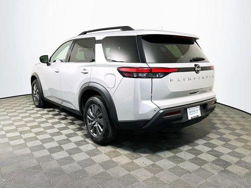 2024 Nissan Pathfinder SV FWD