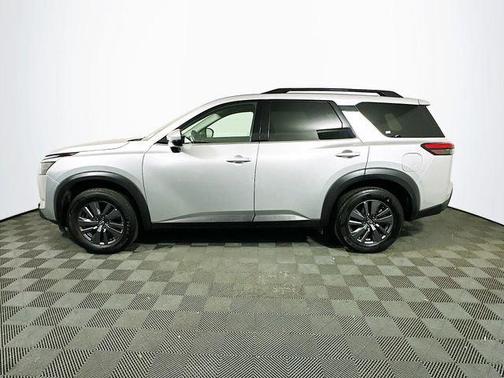 2024 Nissan Pathfinder SV FWD