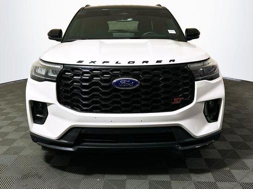 Star White Metallic Tri-Coat 2025 Ford Explorer ST