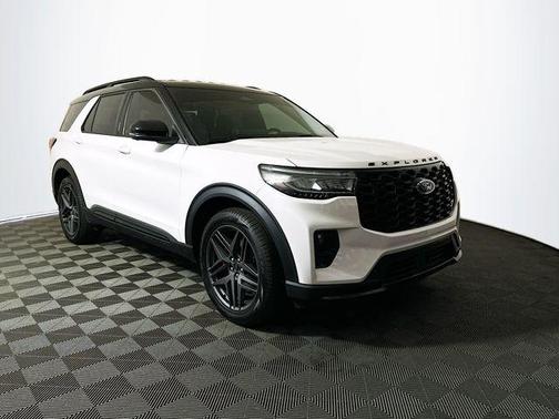 Star White Metallic Tri-Coat 2025 Ford Explorer ST