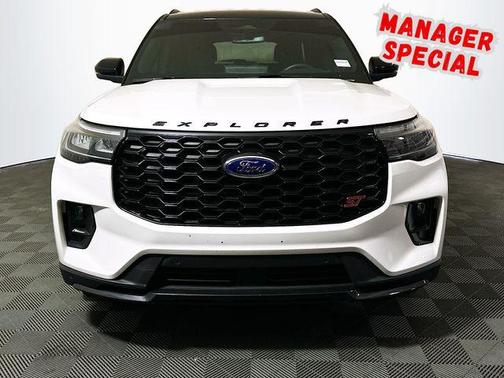 Star White Metallic Tri-Coat 2025 Ford Explorer ST