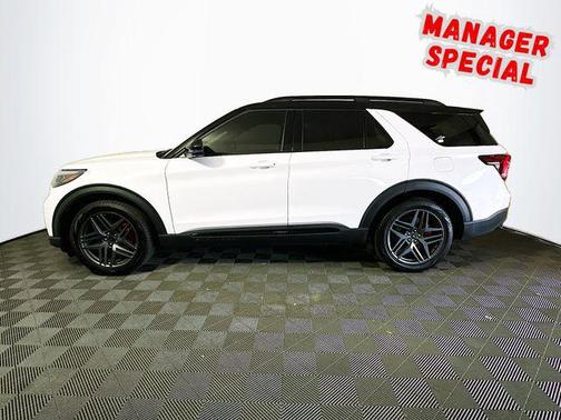Star White Metallic Tri-Coat 2025 Ford Explorer ST