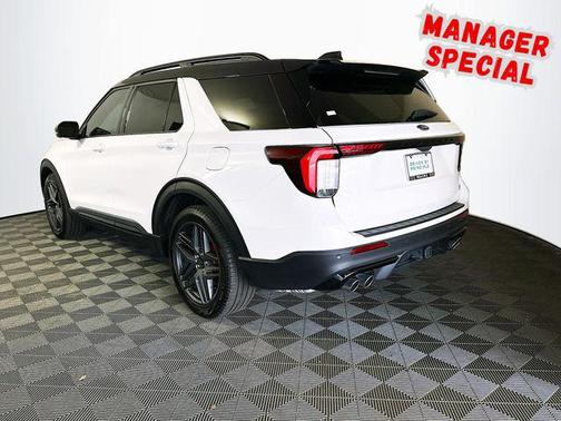 Star White Metallic Tri-Coat 2025 Ford Explorer ST