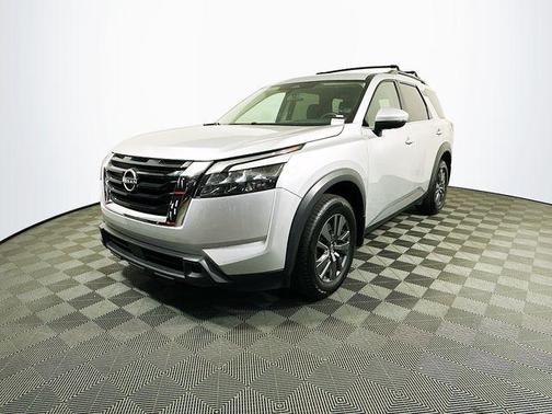 2023 Nissan Pathfinder SV