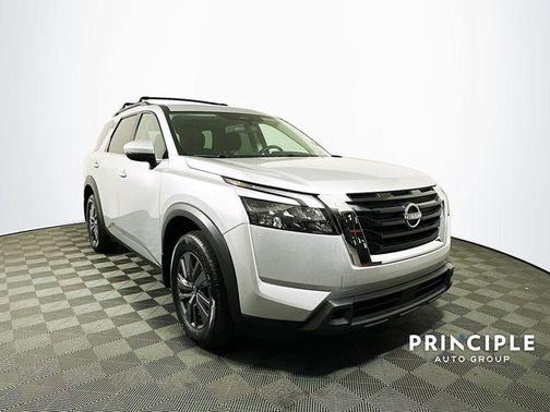 2023 Nissan Pathfinder SV