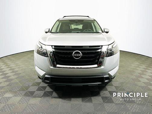 2023 Nissan Pathfinder SV