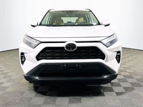 Pearl 2025 Toyota RAV4 XLE Premium