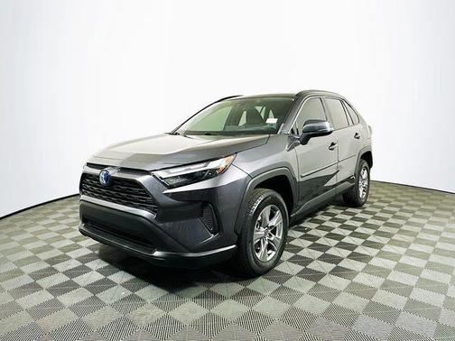 2022 Toyota RAV4 Hybrid XLE