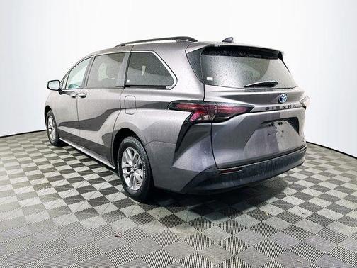 2024 Toyota Sienna XLE