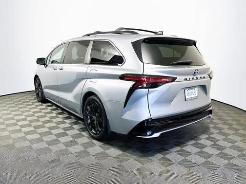 2021 Toyota Sienna XSE 7 Passenger