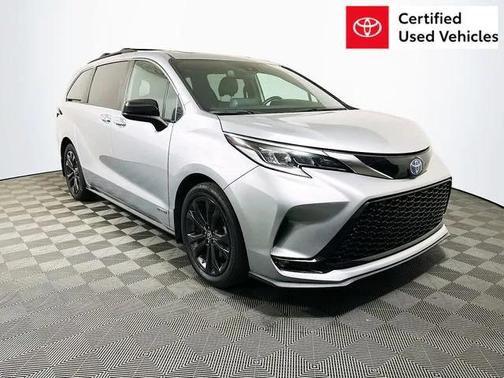 2021 Toyota Sienna XSE 7 Passenger
