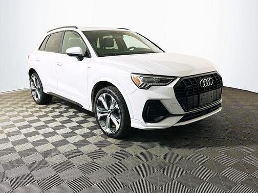 2022 Audi Q3 45 S line Premium Plus
