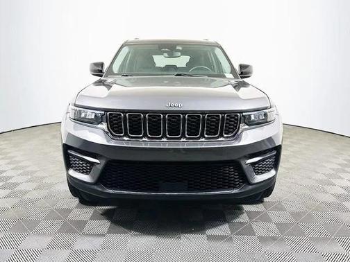 2022 Jeep Grand Cherokee Laredo
