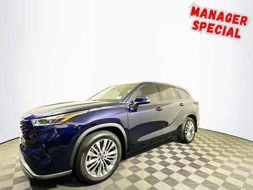 2022 Toyota Highlander Platinum