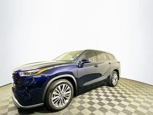 2022 Toyota Highlander Platinum