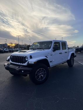 2026 Jeep Gladiator Sport