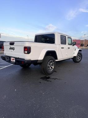 2026 Jeep Gladiator Sport