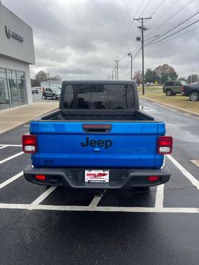 2023 Jeep Gladiator Sport