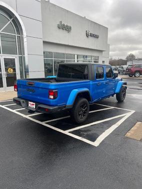 2023 Jeep Gladiator Sport
