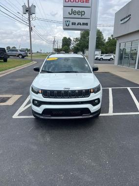 Bright White 2026 Jeep Compass Latitude