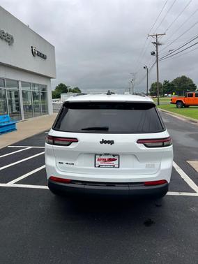 2021 Jeep Grand Cherokee L Laredo