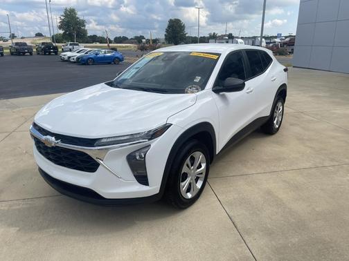 2025 Chevrolet Trax LS