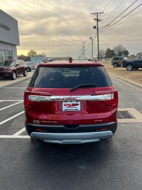 2023 GMC Acadia SLT