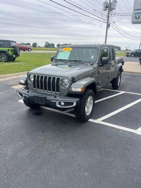 2022 Jeep Gladiator Sport
