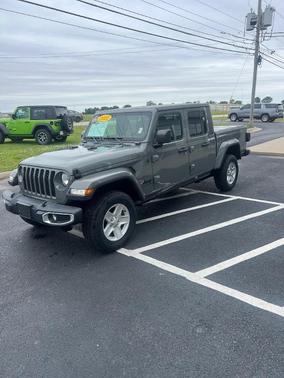 2022 Jeep Gladiator Sport