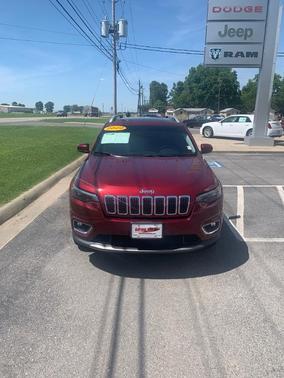 Photo 3 of 21 of 2020 Jeep Cherokee Limited