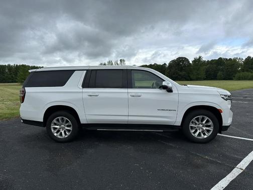 2023 Chevrolet Suburban Premier
