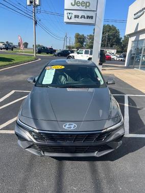 2024 Hyundai ELANTRA Limited