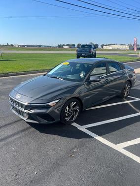 2024 Hyundai ELANTRA Limited