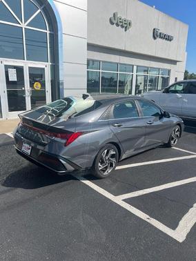 2024 Hyundai ELANTRA Limited