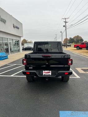 2022 Jeep Gladiator Overland